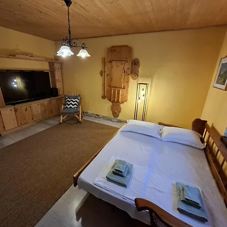 Five Peaks Apartment *